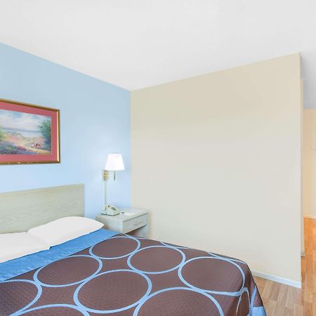 Super 8 By Wyndham Canandaigua Exterior photo