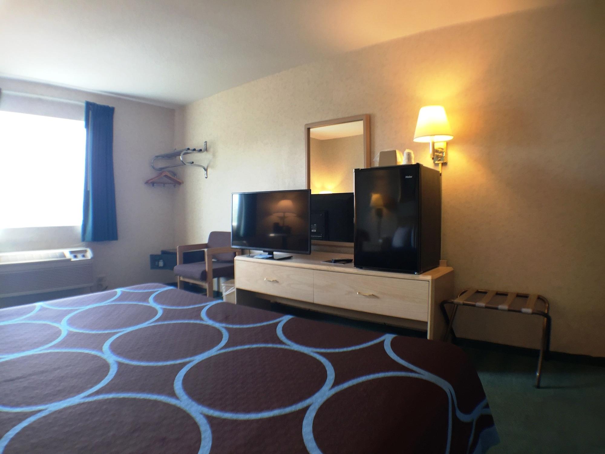 Super 8 By Wyndham Canandaigua Exterior photo