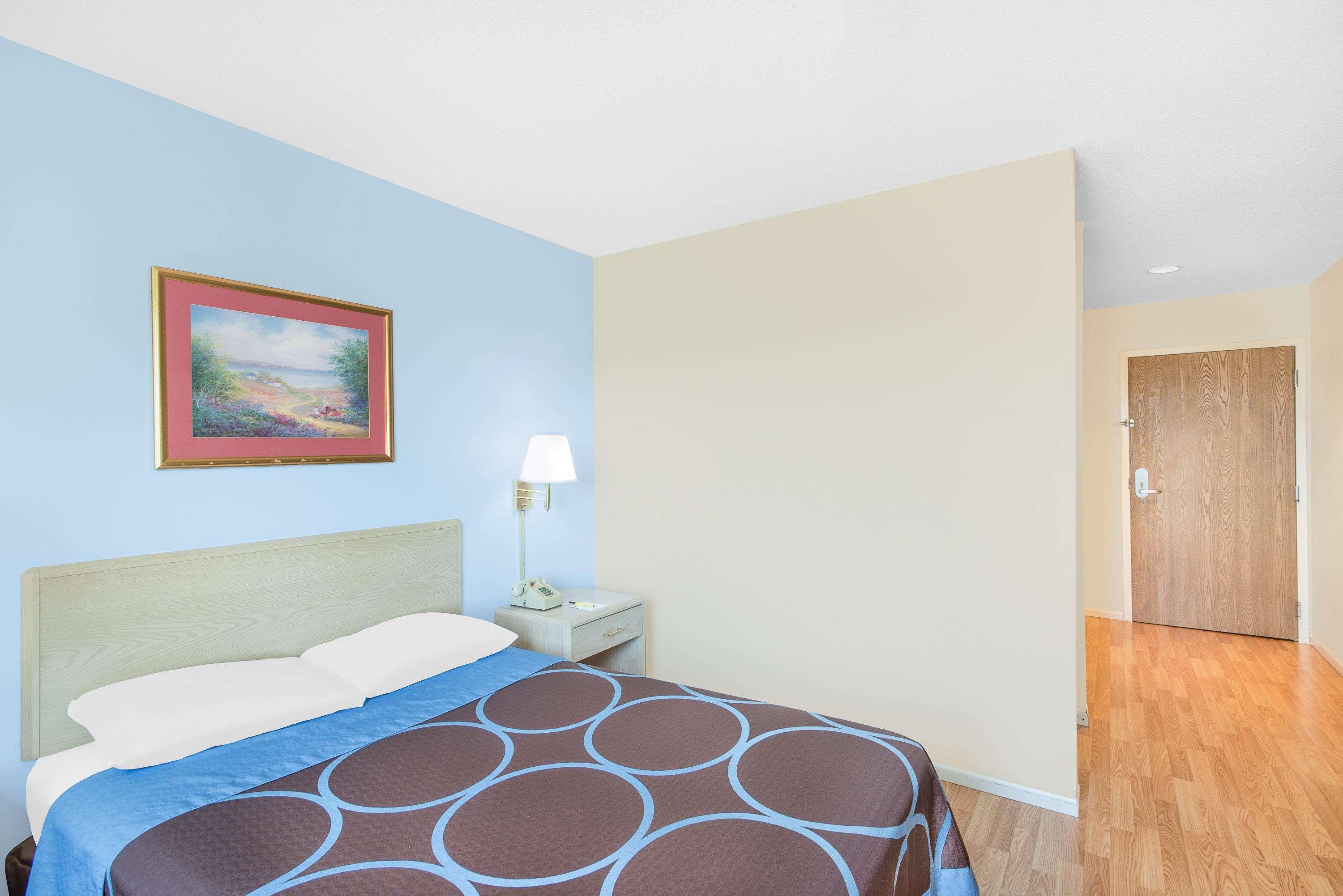 Super 8 By Wyndham Canandaigua Exterior photo