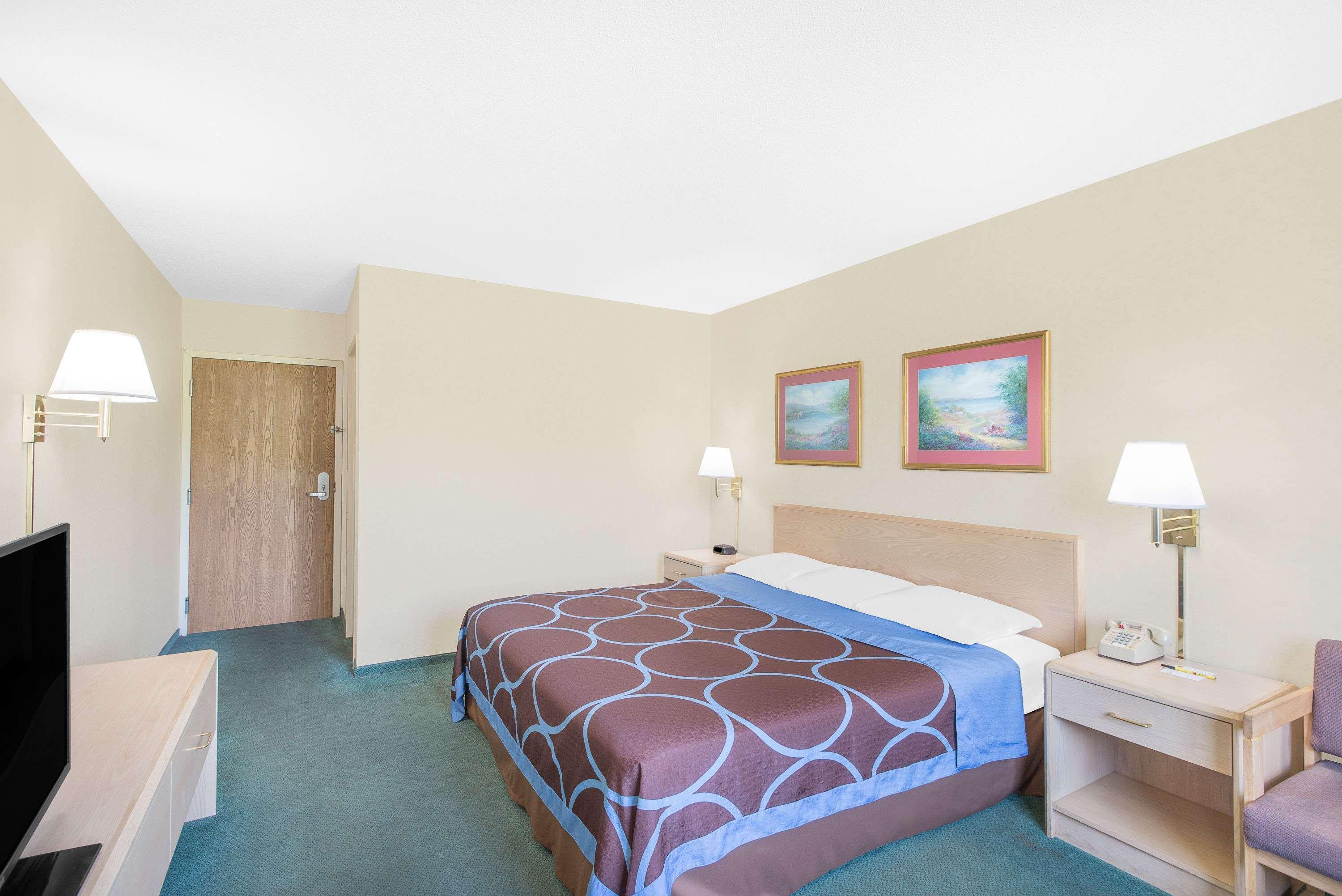 Super 8 By Wyndham Canandaigua Exterior photo